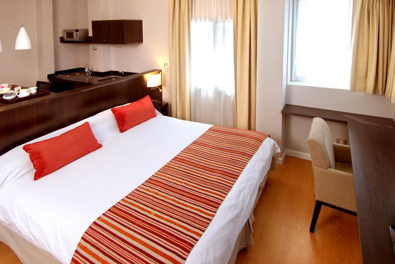 Plaza Suites กัมปาเนีย ภายนอก รูปภาพ